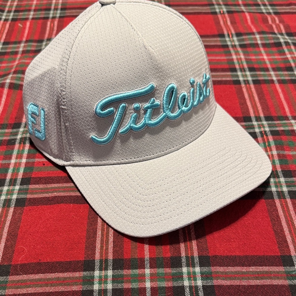 Titleist Light Gray Hat with Sky Blue Logo NWT